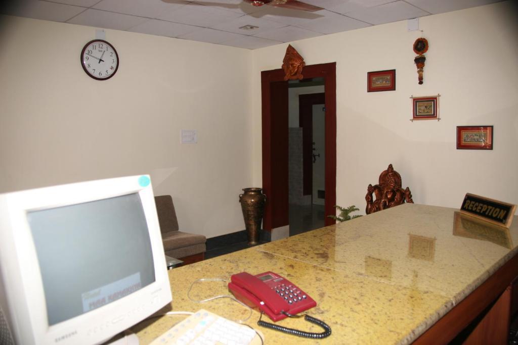Hotel Maa Kamakhya Пури Екстериор снимка
