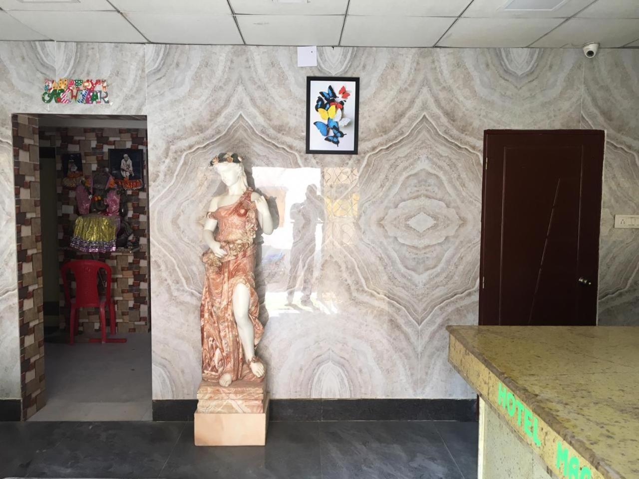 Hotel Maa Kamakhya Пури Екстериор снимка