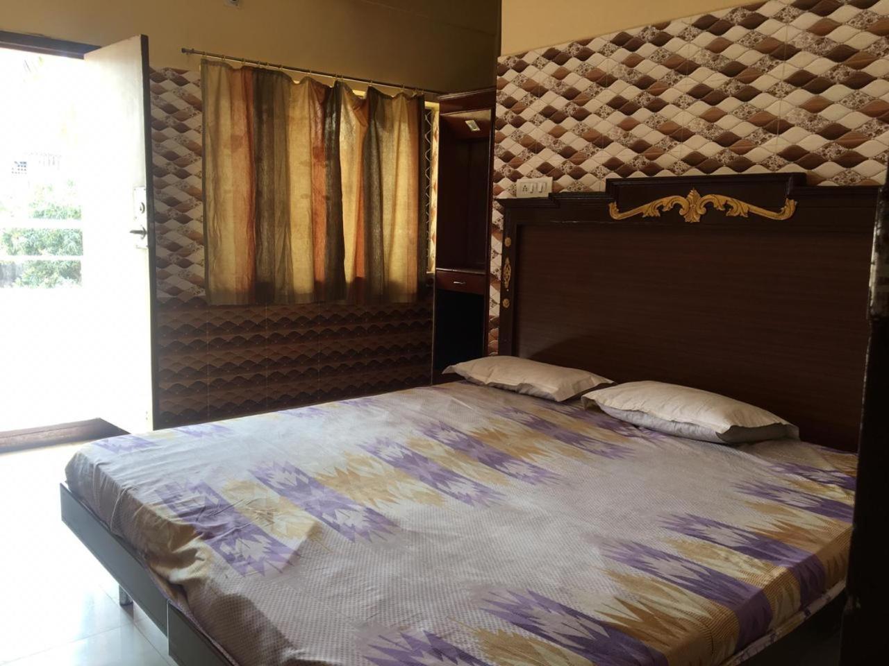 Hotel Maa Kamakhya Пури Екстериор снимка